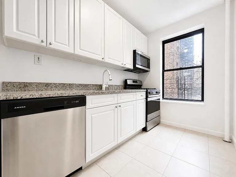 44 Bennett Ave #48 — Photo 8