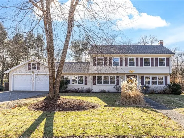 35 Hawktree Dr, Westwood, MA 02090