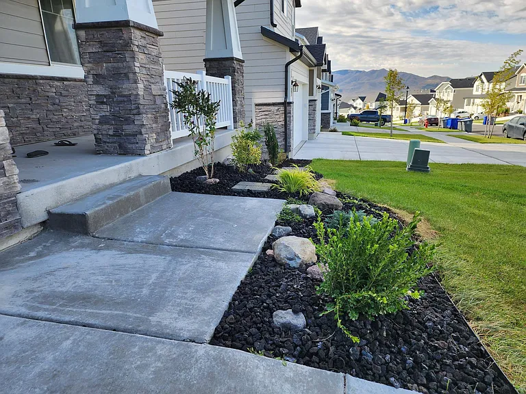2156 N Wallflower Dr — Photo 4