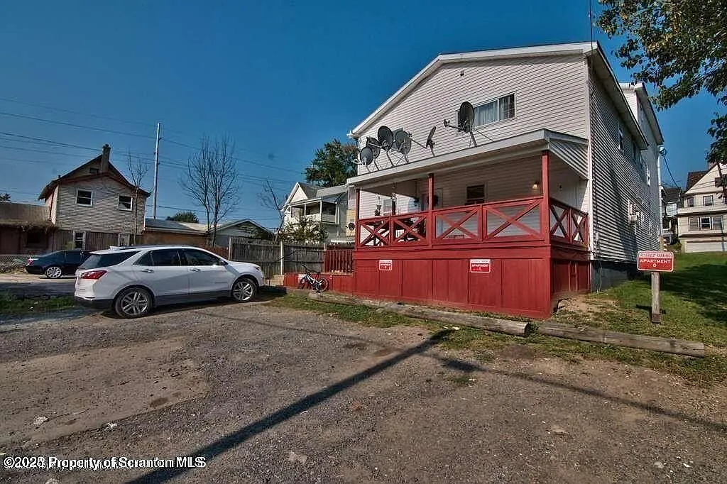 1418 N Main Ave APT C photo 1