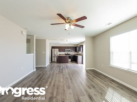 5th image of 1801 Eastway Dr