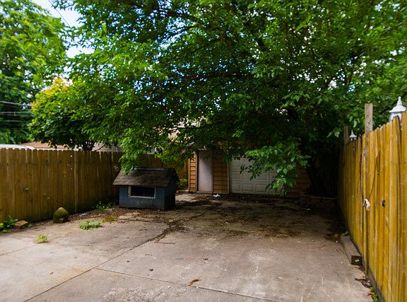 5th image of 4406 S Richmond St