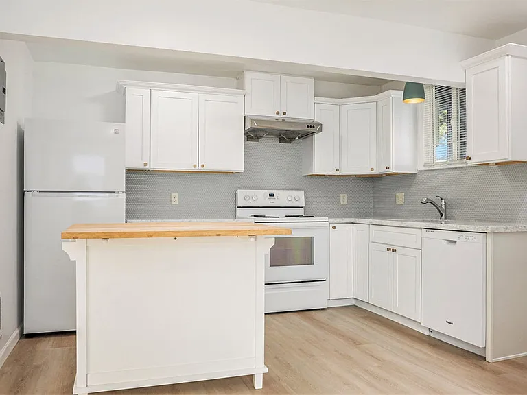 765 Taylor Ave #A — Photo 6
