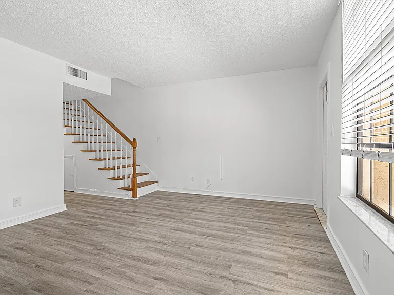 769 SE 1st Way — Photo 23