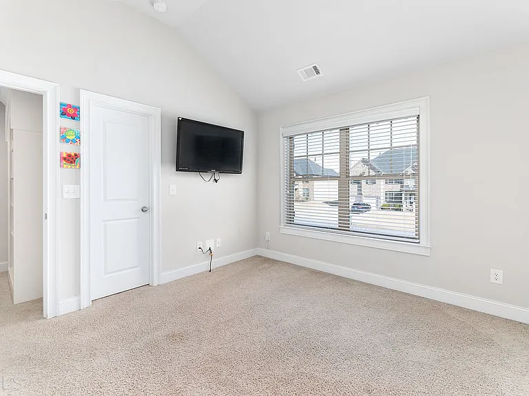 4410 Mossbrook Cir — Photo 31