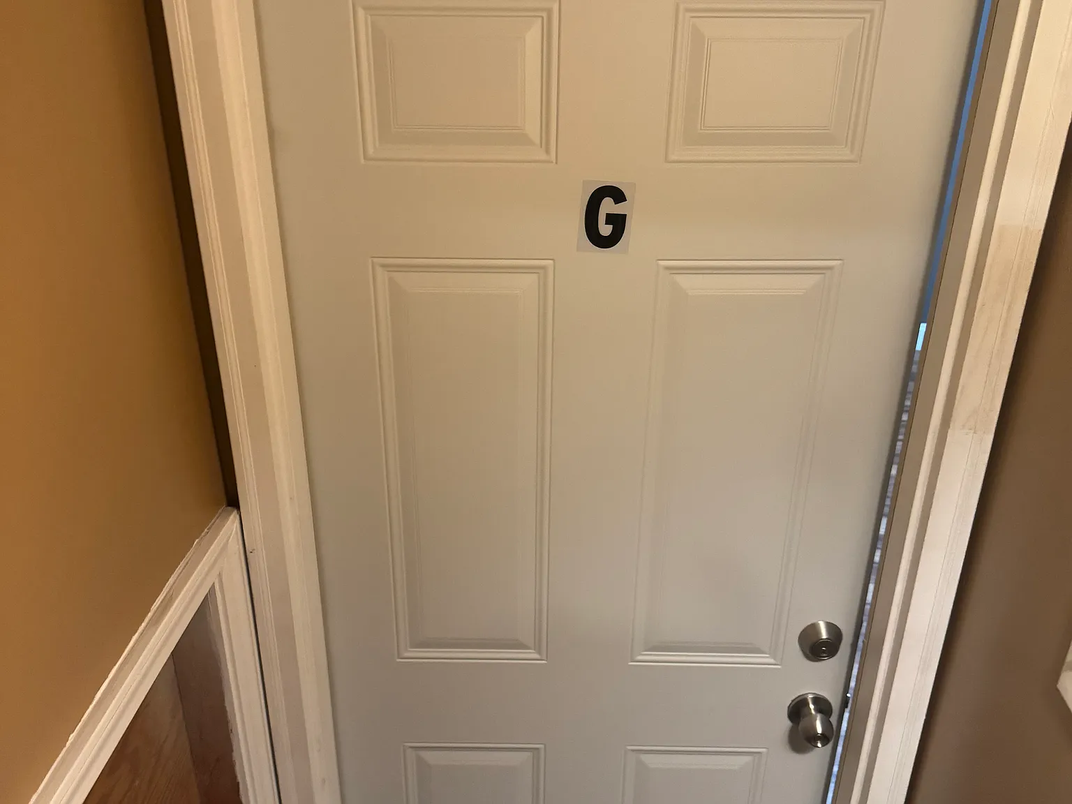 2 bed, 900 sqft, $1,600 — Photo 2