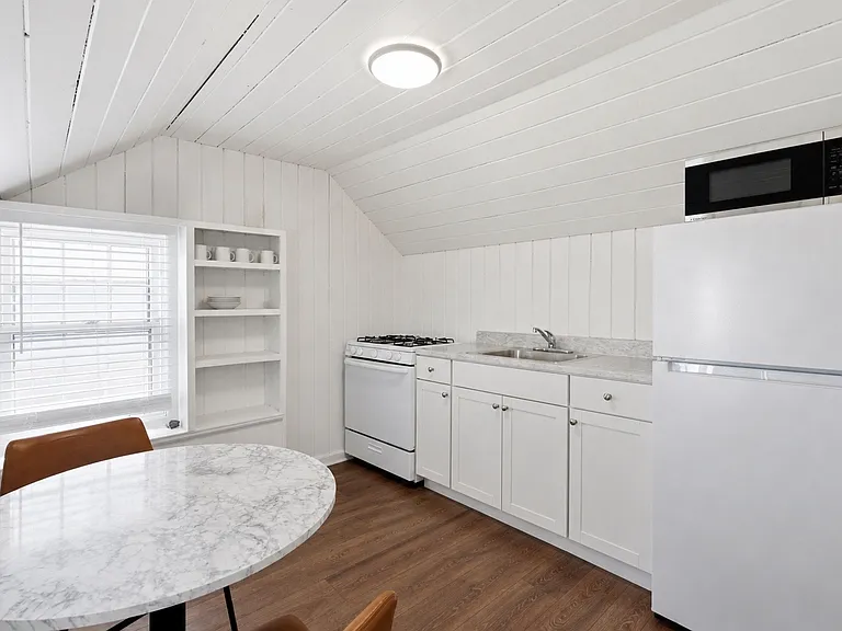 134 Montauk Hwy #B — Photo 7