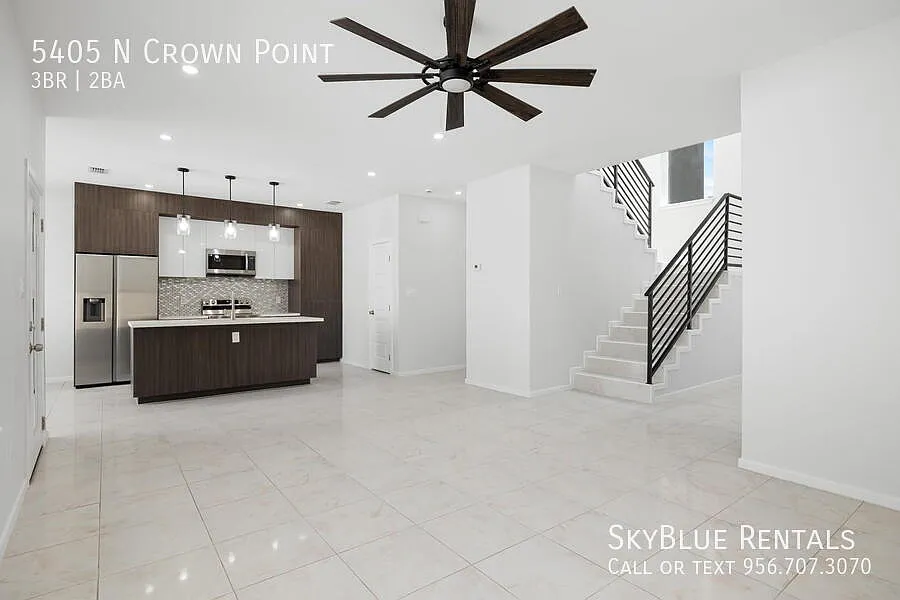 "Discover Spacious Comfort: 3-Bed, 2-Bath Townhouse at 5405 N Crown Point, Pharr, TX 1700 Sq Ft o... — Photo 3