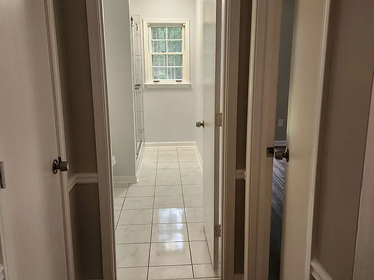130 Sandy Dr — Photo 4
