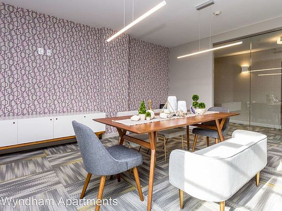 3rd image of 1040 N Delaware St #604