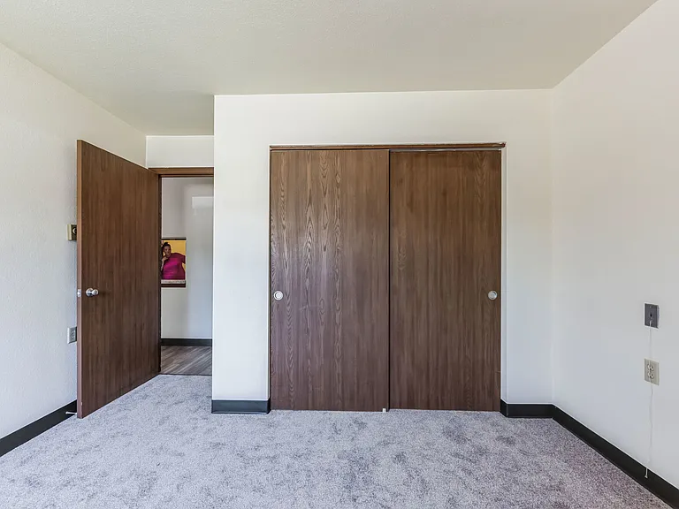 1252 N 12th Pl — Photo 59
