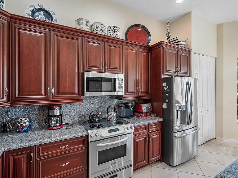 12196 Landrum Way — Photo 8