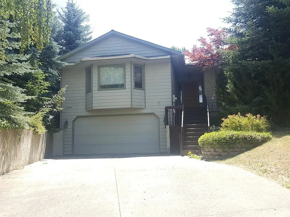 835 SE Lori Ct