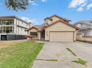 7008 129a St, Surrey, BC V3W 7B2