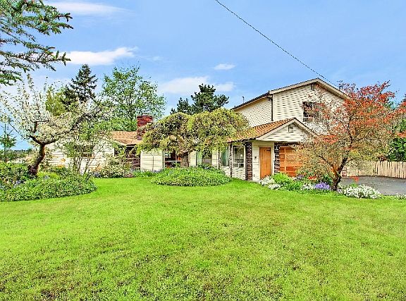 4th image of 17959 Marine View Dr SW