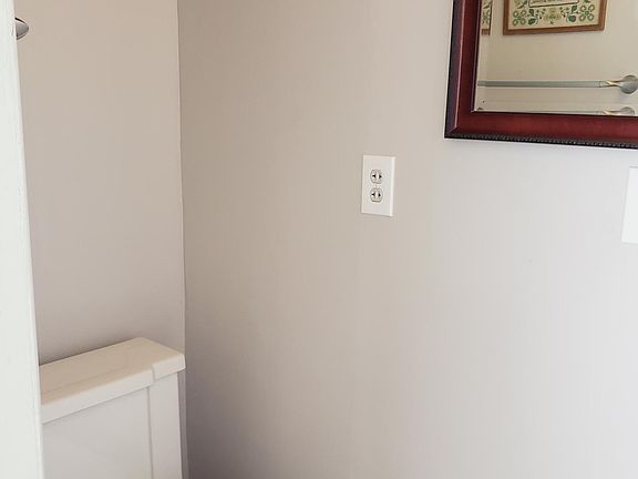 5th image of 2250 E Glenrosa Ave
