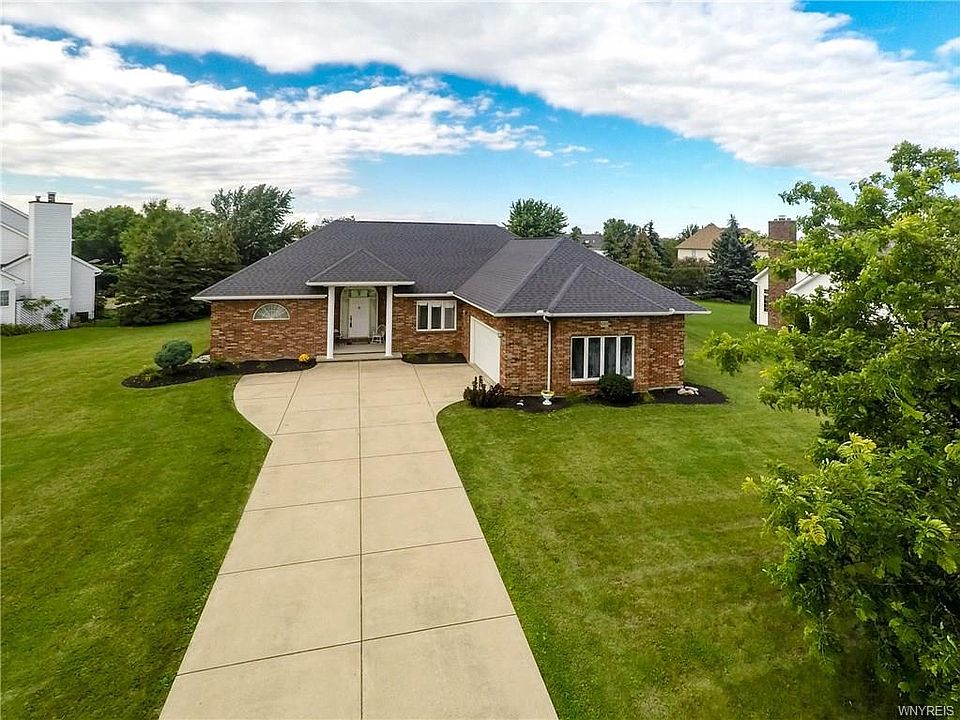 1st image of 6263 Cloverleaf Cir