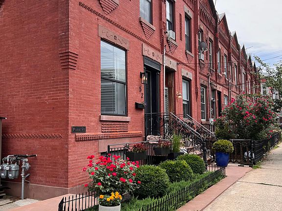 4th image of 52 Park St