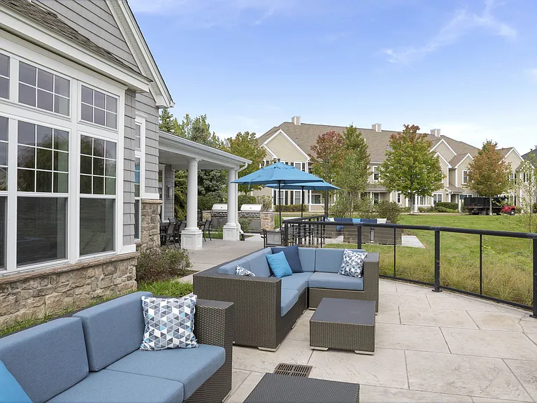 Patio Deck With Lounge