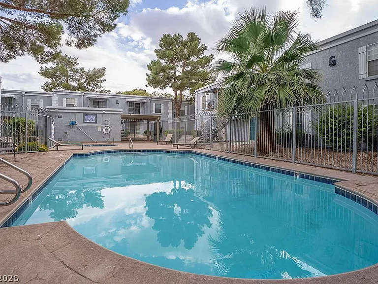 3823 S Maryland Pkwy #B2 — Photo 5