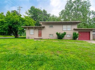 6401 Roswell Ave, Kansas City, KS 66104
