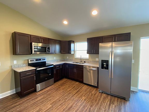 3rd image of 333 Summit Ave