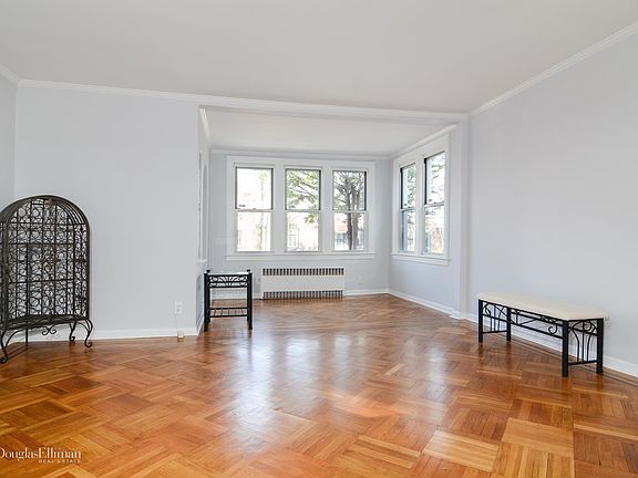 3rd image of 16014 84th Ave