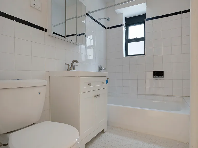 239 Ocean Ave #2H — Photo 9
