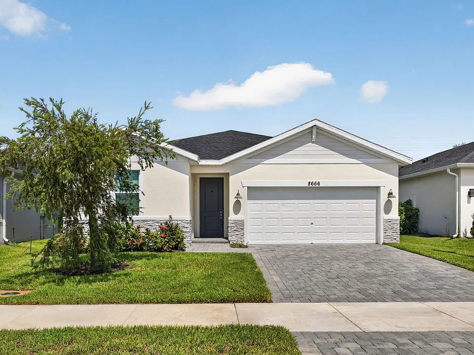 8666 Dahlia Cir