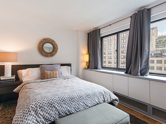 4th image of 16 W 16th St #11