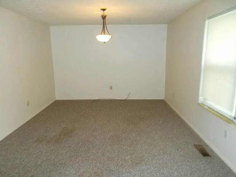 223 S 48th St — Photo 3