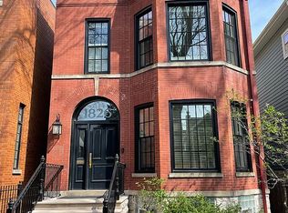 1826 W Nelson St #1, Chicago, IL 60657