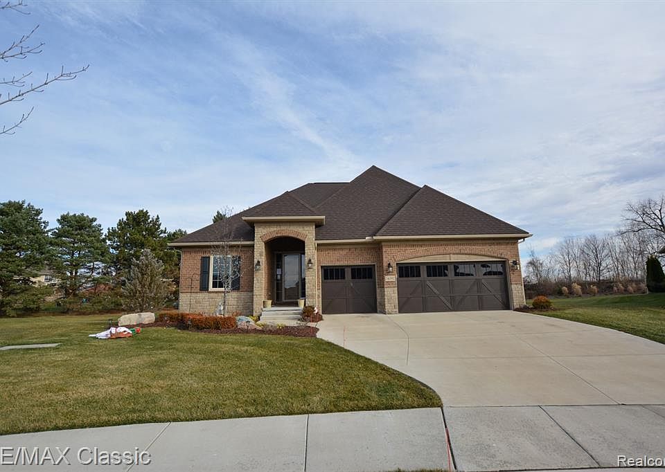1st image of 24392 Pinnacle Cir