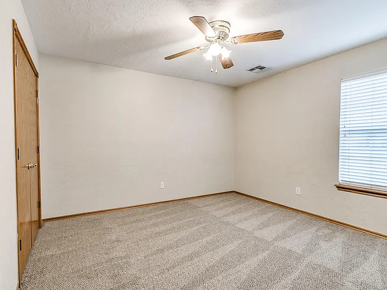 613 Katelyn Ln — Photo 27