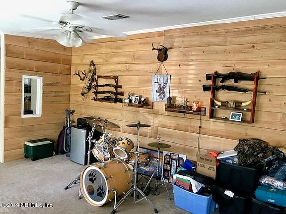 3rd image of 111 Harlem Ln