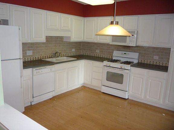 3rd image of 5155 Madison St Unit 305