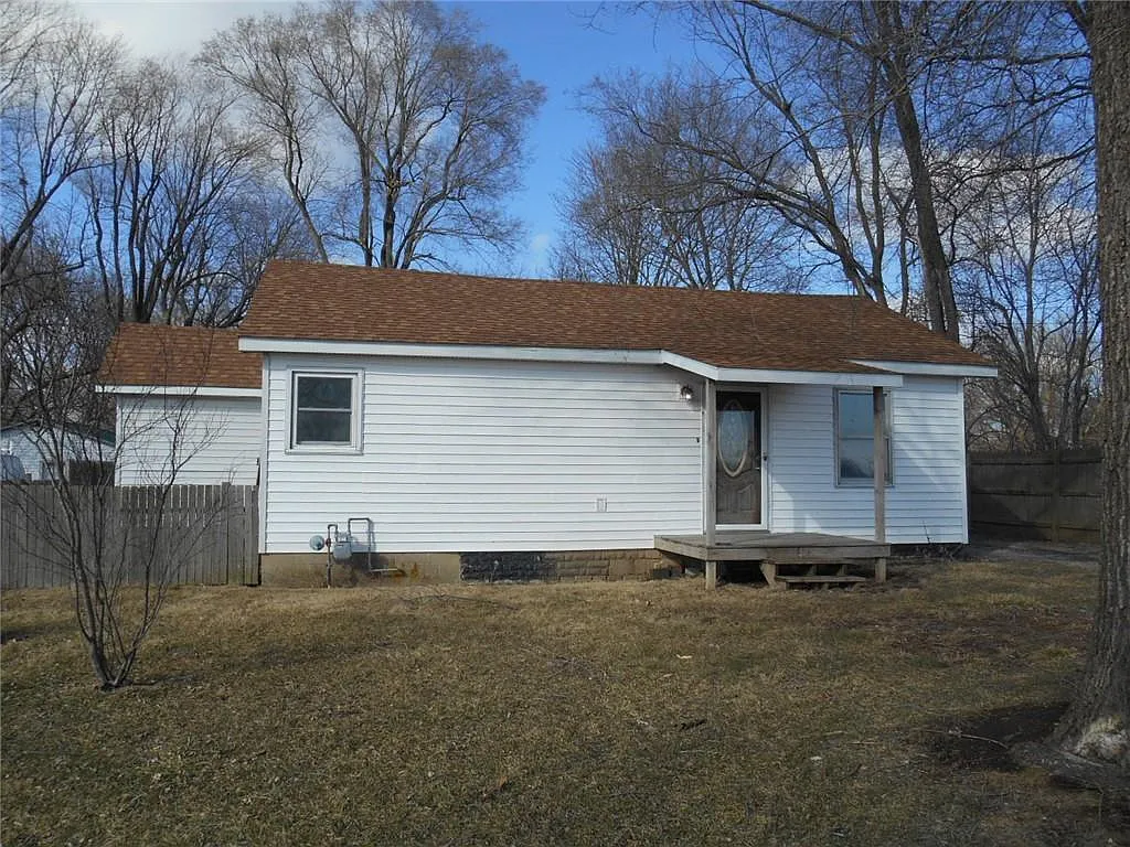 2588 Finch Dr photo 1