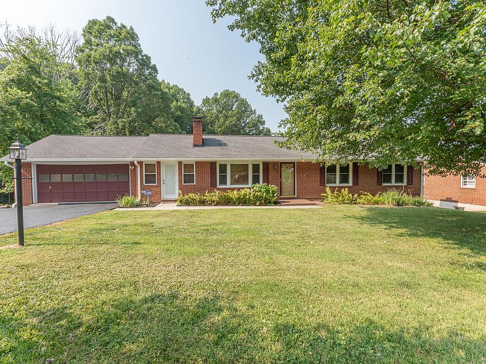 1st image of 2645 Parkview Dr