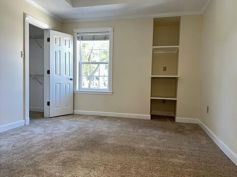 5029 Claycut Rd #4 — Photo 12