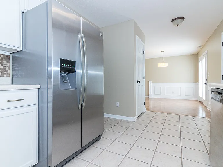 212 Applewood Ln — Photo 12