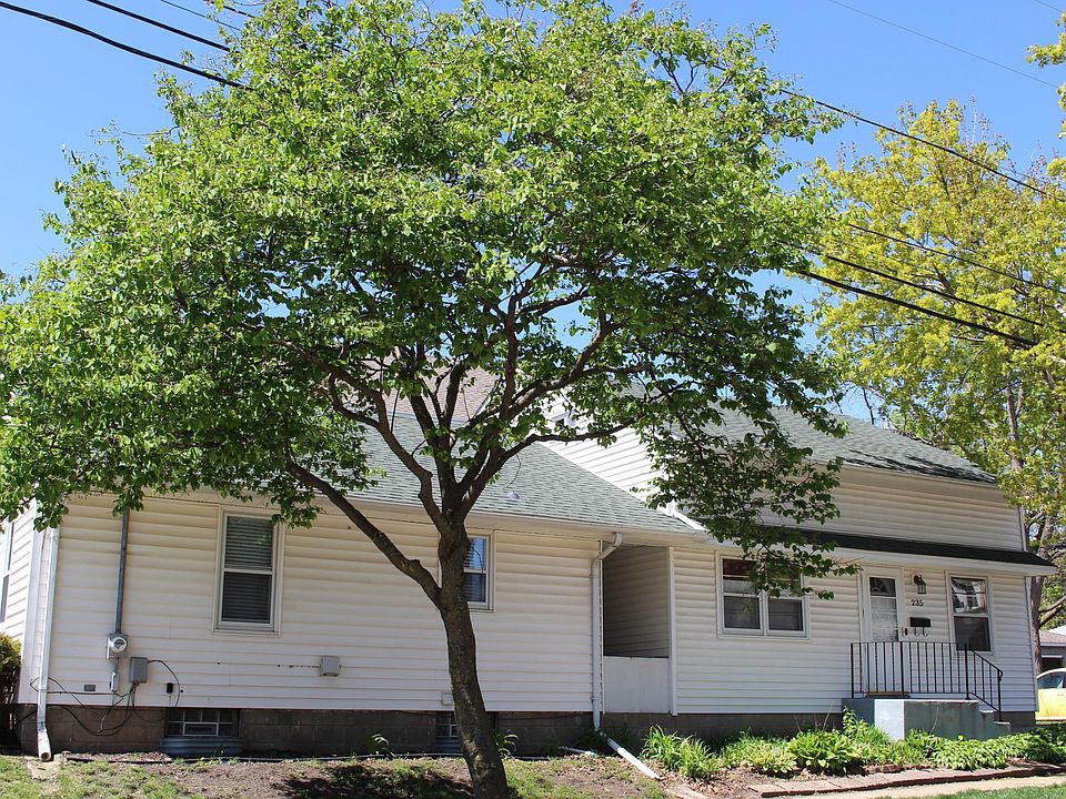 1st image of 235 Albert St S