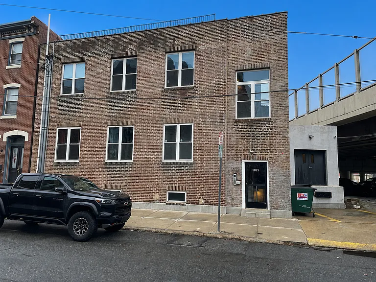 1025 E Montgomery Ave — Photo 1