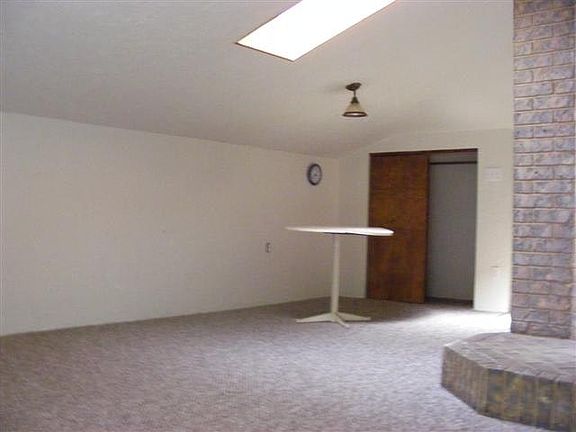 4th image of 9904 Old Lincoln Trl APT D