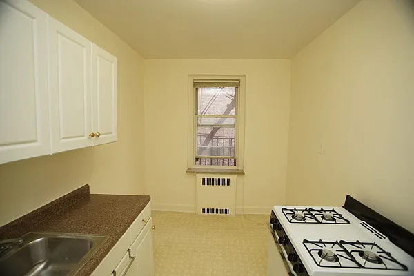 Rented by Norman Raindel, LREB | media 7