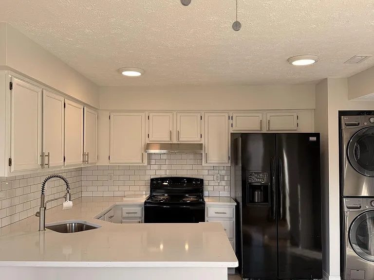 2401 W Rosecroft Village Cir — Photo 10