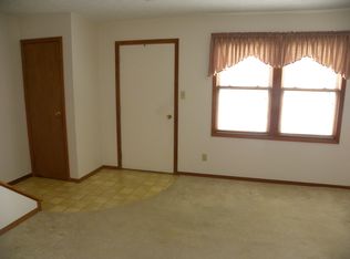 3111 School Pl, Finleyville, PA