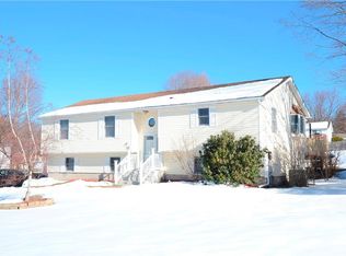 10 Wedgewood Ln, Middletown, NY 10940