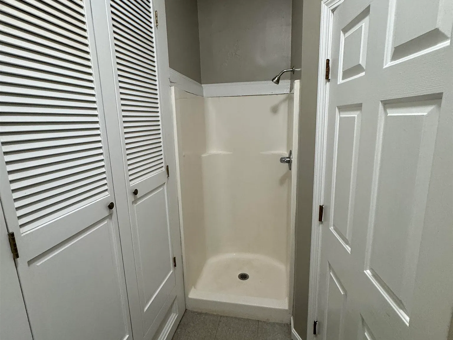 Studio, 1.0 bath, 500 sqft, $1,400 — Photo 3