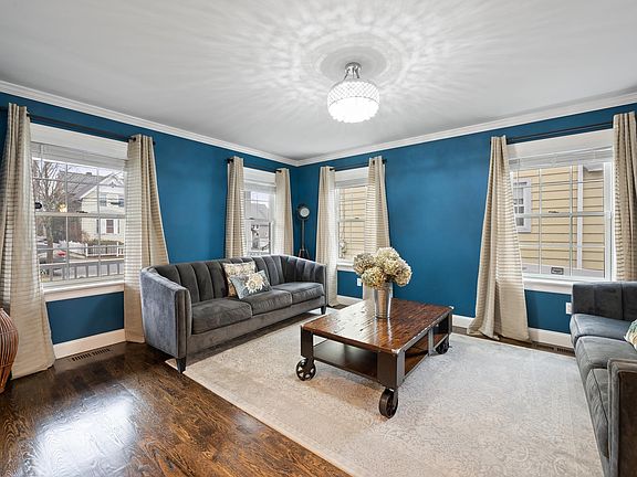 3rd image of 20 Park Ave