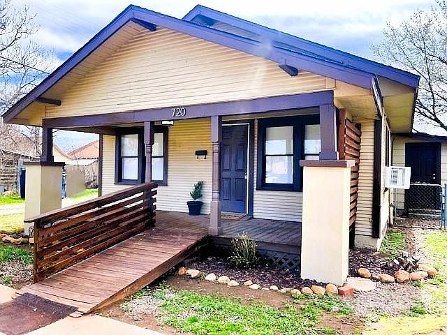 1st image of 720 W Iris Ave